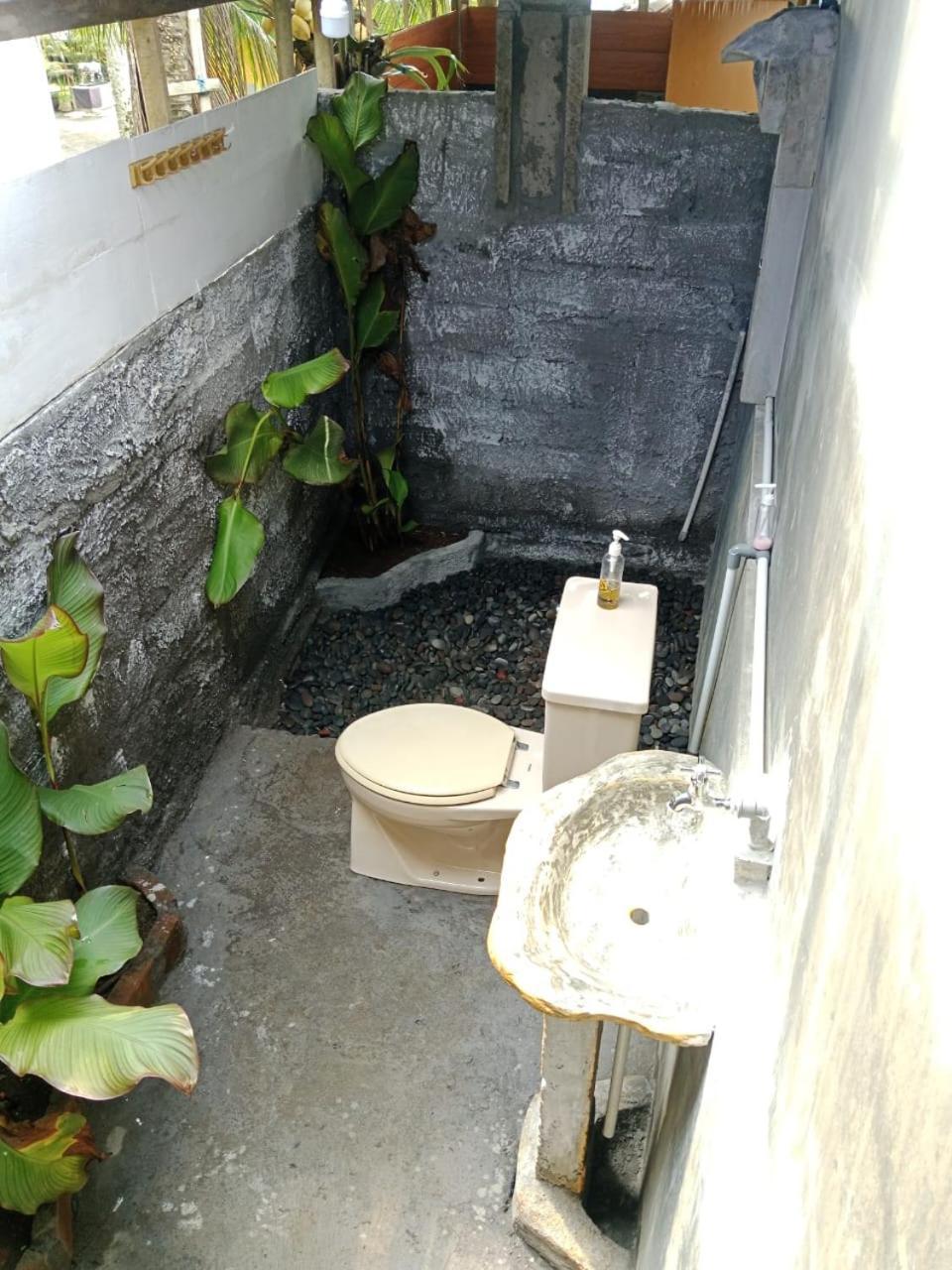 Wikan House Bebandem Bagian luar foto