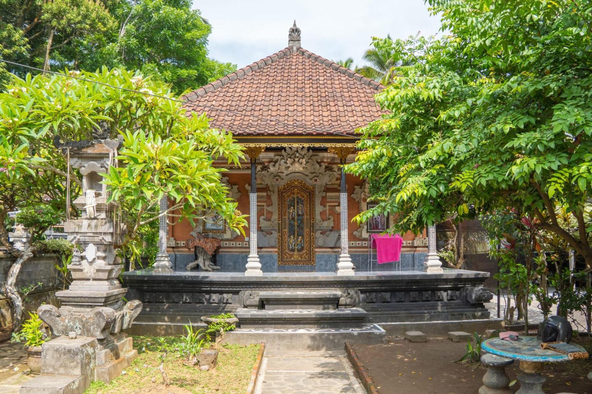 Wikan House Bebandem Bagian luar foto